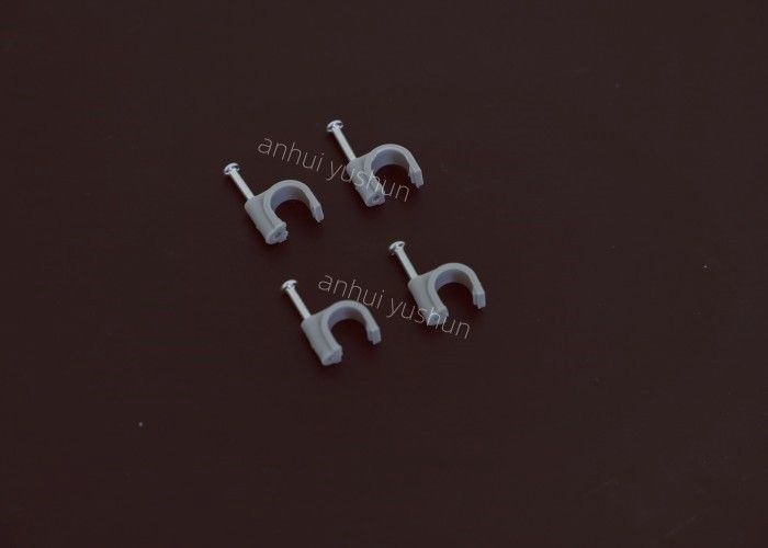 Hohe Haltbarkeit Kunststoffkabelklemmen 4 mm - 25 mm für Innen- / Außenkabelmanagement